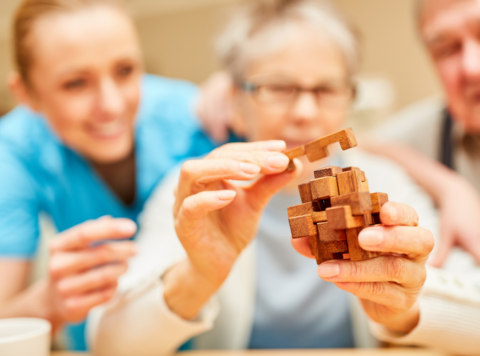 Games for Seniors With Dementia That Encourage Connection